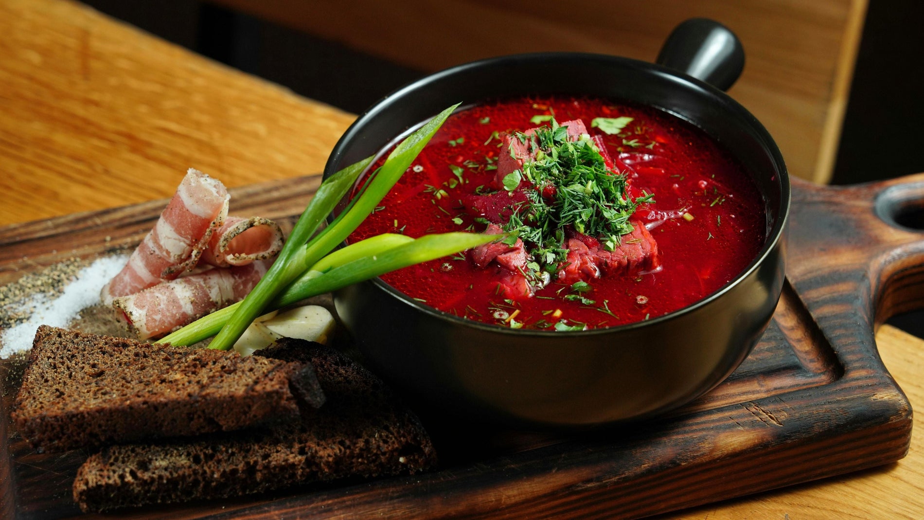 Menjelajahi Cita Rasa Rusia: Kuliner Khas Negeri Beruang Merah