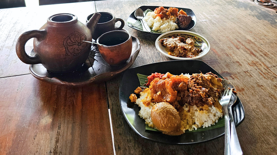 Gudeg Legendaris Jogja Hadir di Jakarta Selatan: RM. Gudeg Bu Tjitro 1925