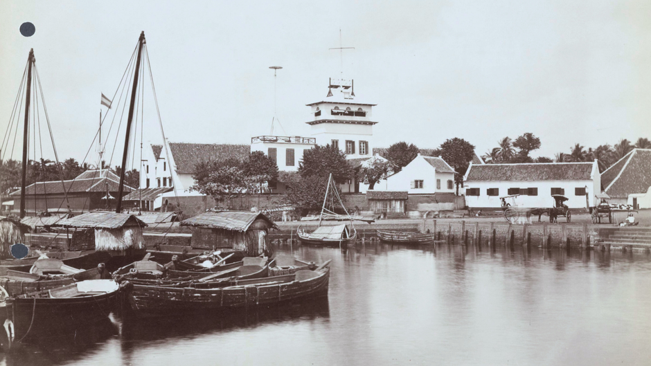 Batavia Akhir Abad 19: Ketika Sungai Menjadi Pusat Kehidupan Kota