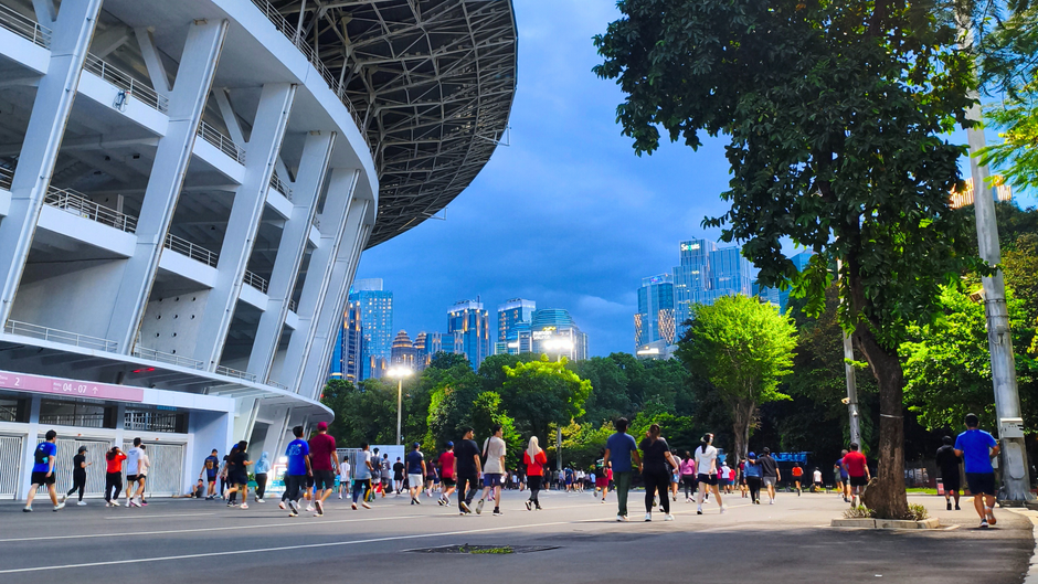 Menghabiskan Waktu Sore dan Malam yang Berkesan di Kawasan GBK