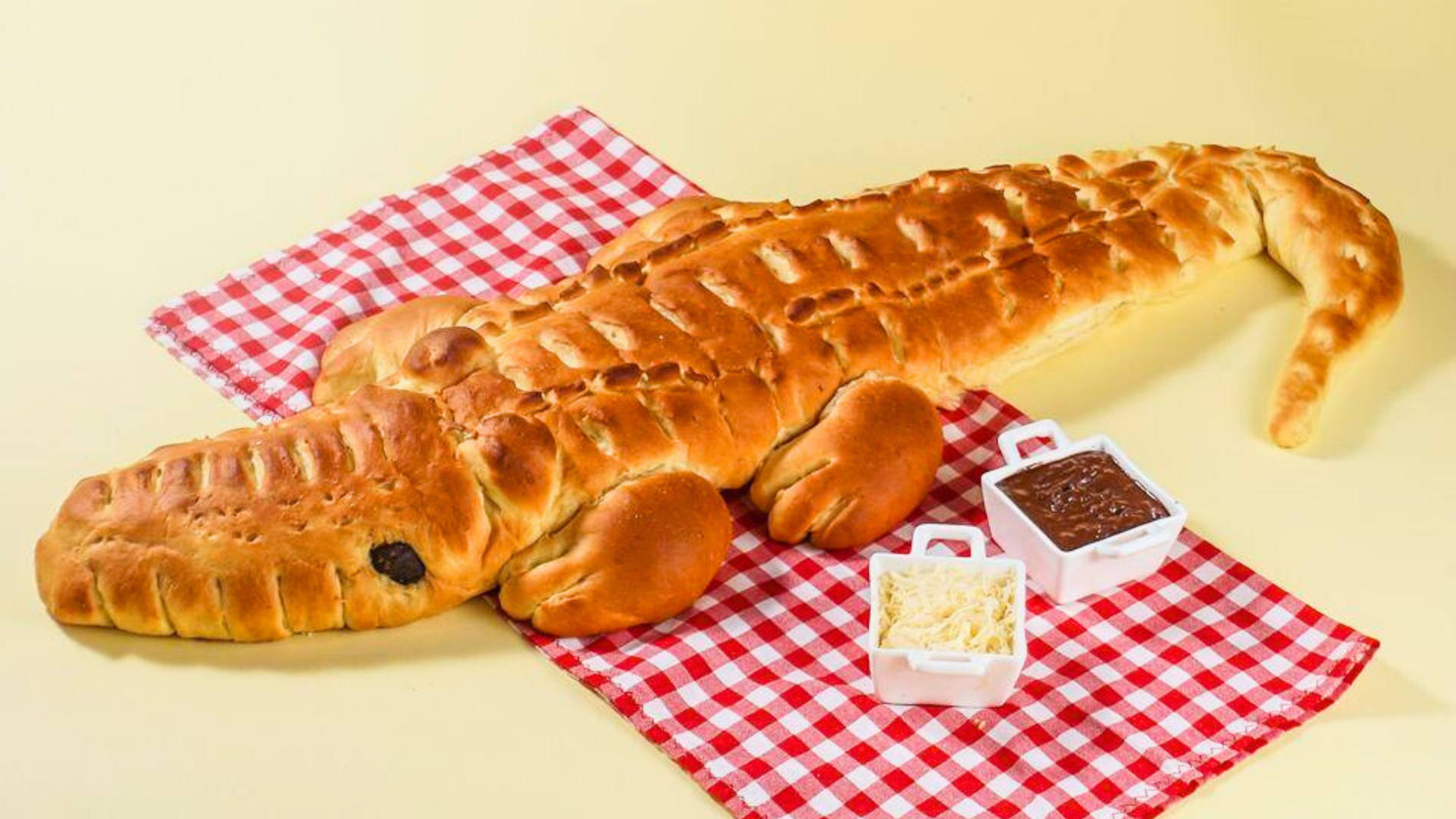 Roti Buaya: Simbol Kesetiaan dalam Tradisi Pernikahan Betawi