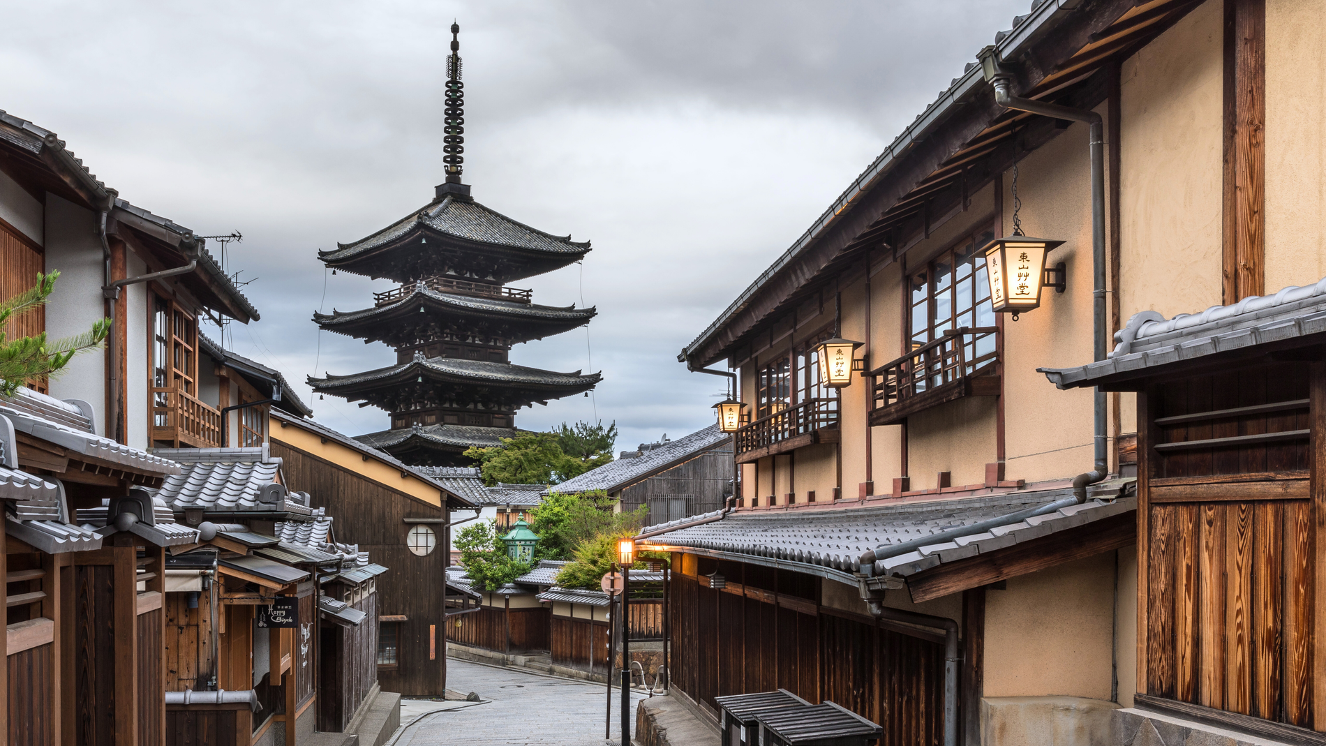 Rekomendasi Destinasi Liburan Akhir Tahun: Kuil, Desa, dan Pemandangan Spektakuler di Jepang