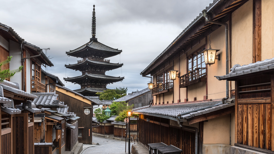 Rekomendasi Destinasi Liburan Akhir Tahun: Kuil, Desa, dan Pemandangan Spektakuler di Jepang