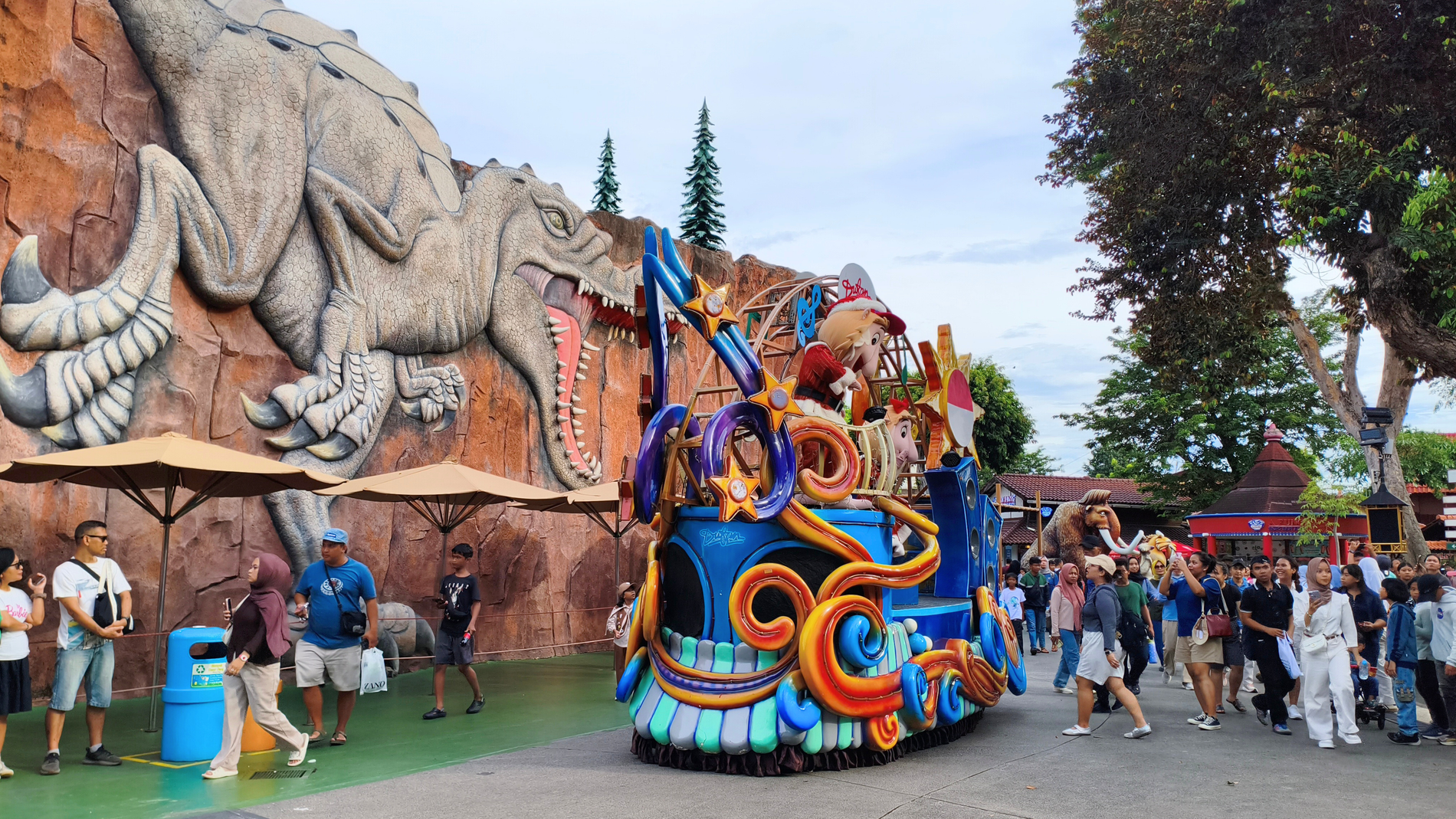 Pesona Dufan di Akhir Tahun: Wahana Seru dan Dekorasi Natal