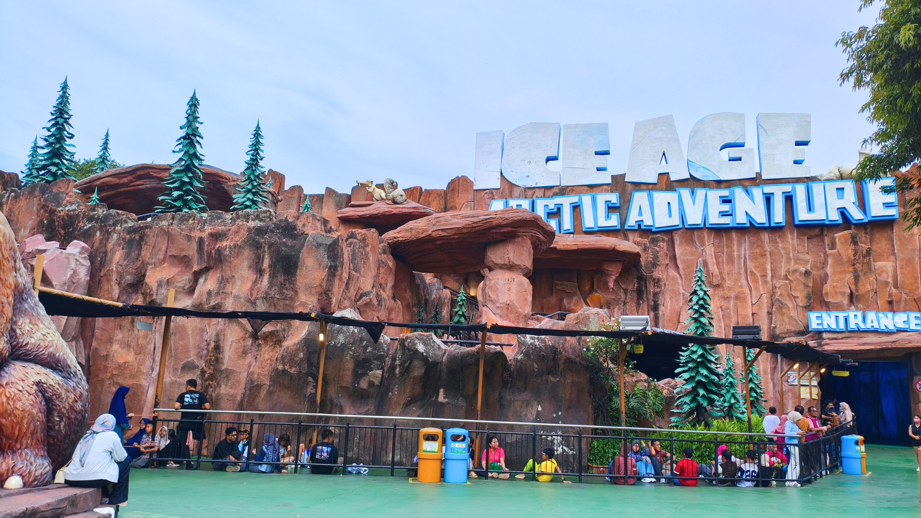 Menjelajah Zaman Es yang Seru di Wahana Ice Age Dufan