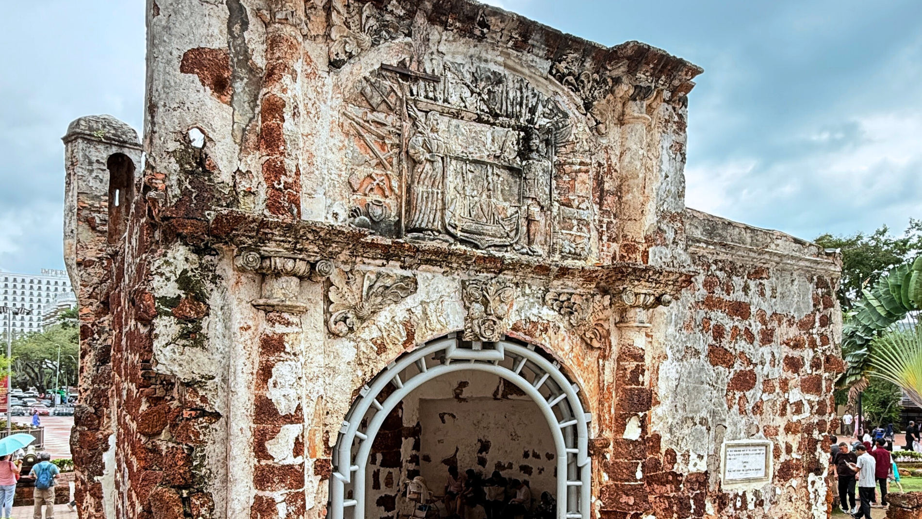 Menelusuri Jejak Kolonial di Bukit St. Paul, Melaka