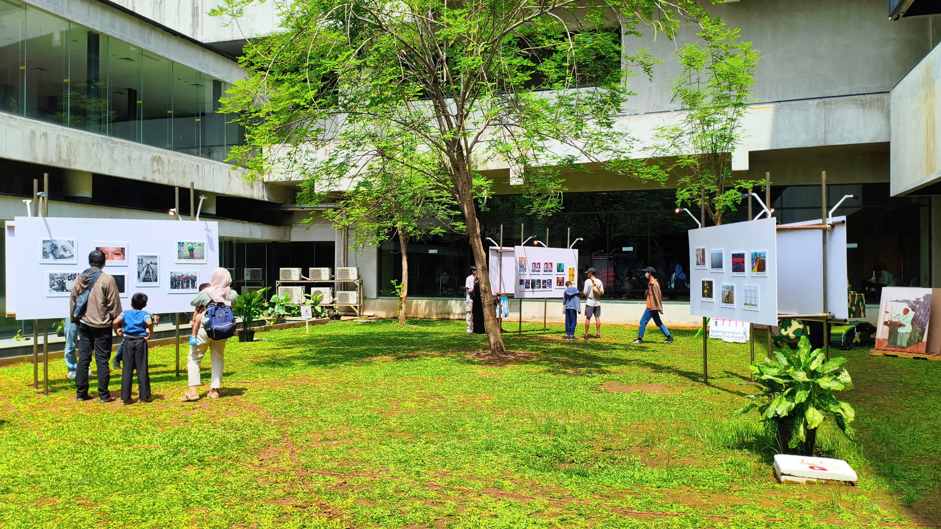 Menjaga Napas Panjang Ingatan: Jejak Pameran “Art Pinggiran” di Taman Ismail Marzuki
