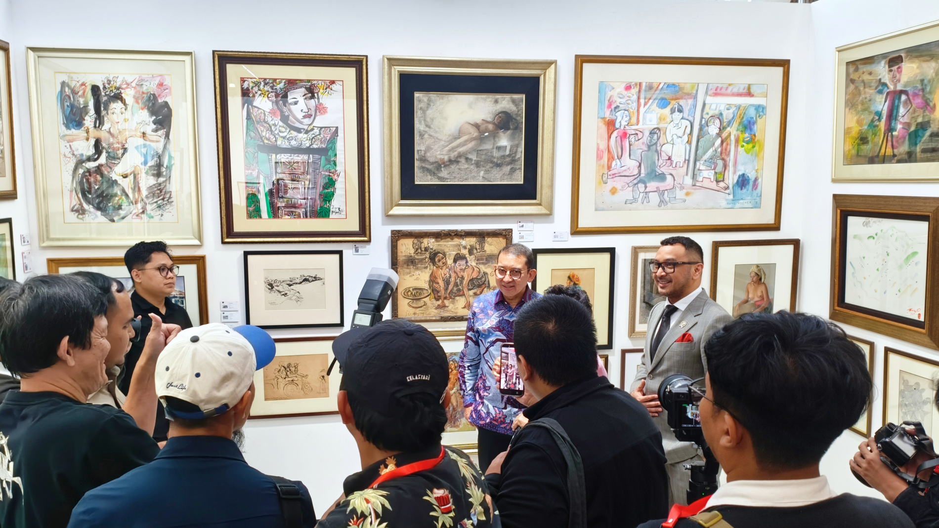 Kunjungan Menteri Kebudayaan di Art Jakarta Papers 2026: Seni Kertas sebagai Wajah Keberagaman Budaya Indonesia