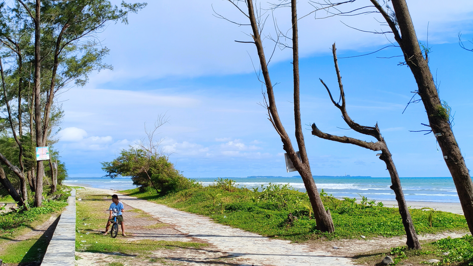 Pantai Panjang Bengkulu: Hamparan Santai dengan Pesona Tak Berujung
