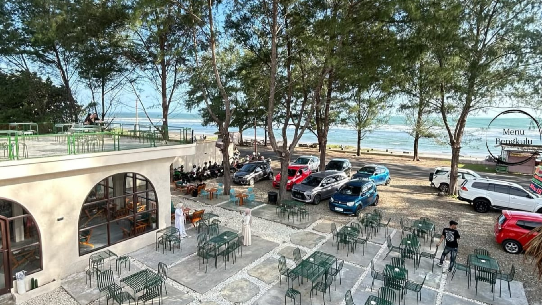 Sedjenak Coffee & Space: Nongkrong Santai dengan Nuansa Pantai di Bengkulu