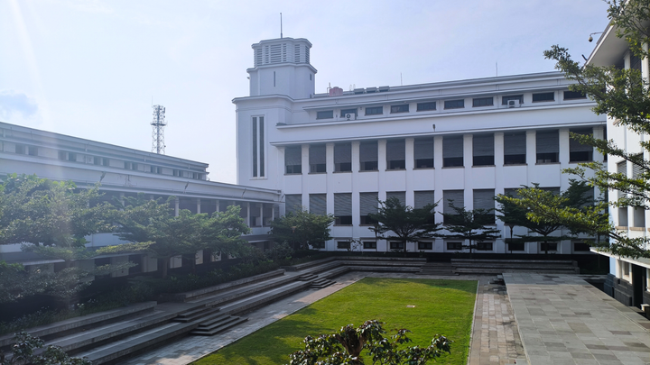 Menjelajah Waktu di Museum Mandiri: Dari Sejarah Bank hingga Ruang Publik Kekinian