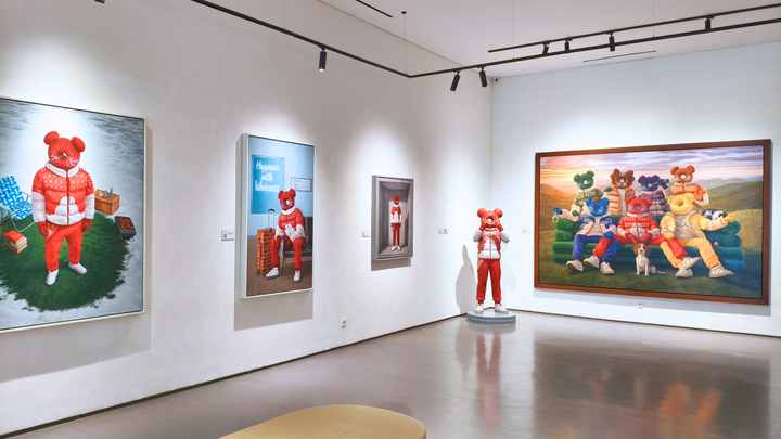 Menyusuri Batas Imajinasi dan Kenyataan di Pameran “Feels so Real” Karya Apin