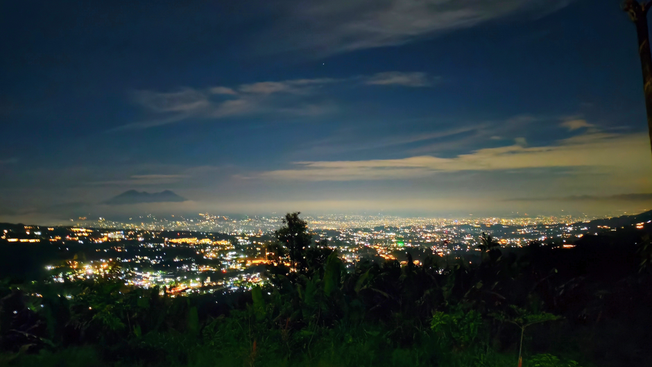 Menikmati Gemerlap Bandung dari Ketinggian? Caringin Tilu Wajib Masuk Daftar Kunjungan