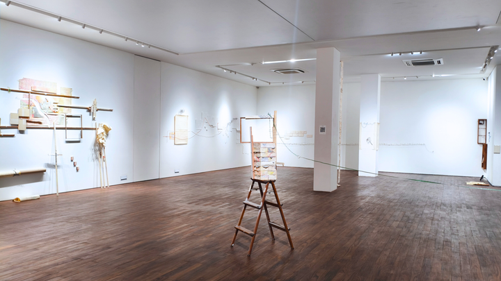 Menyaksikan Cerita yang Terus Bertumbuh di Pameran "Once, Twice, .." Karya Luqi Lukman