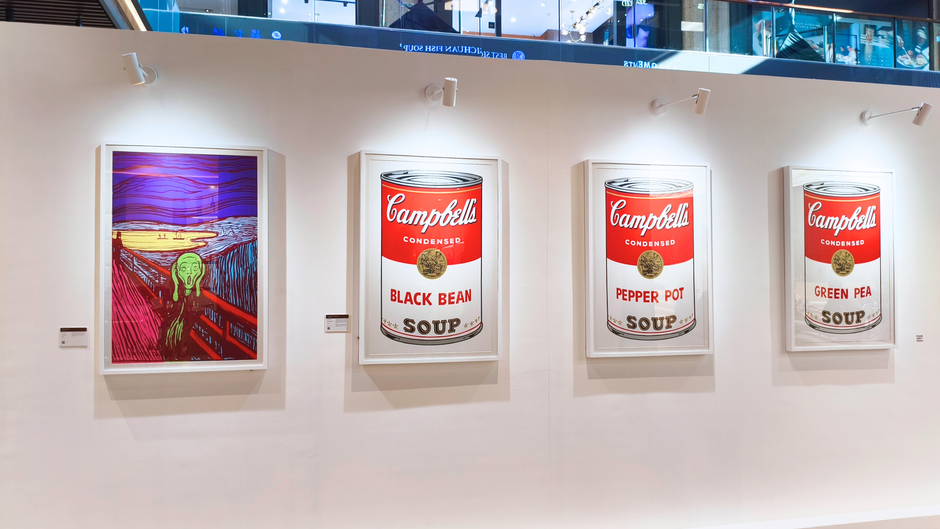 Andy Warhol: Mekanisasi Kreativitas dan Kelahiran Seni dalam Era Konsumerisme