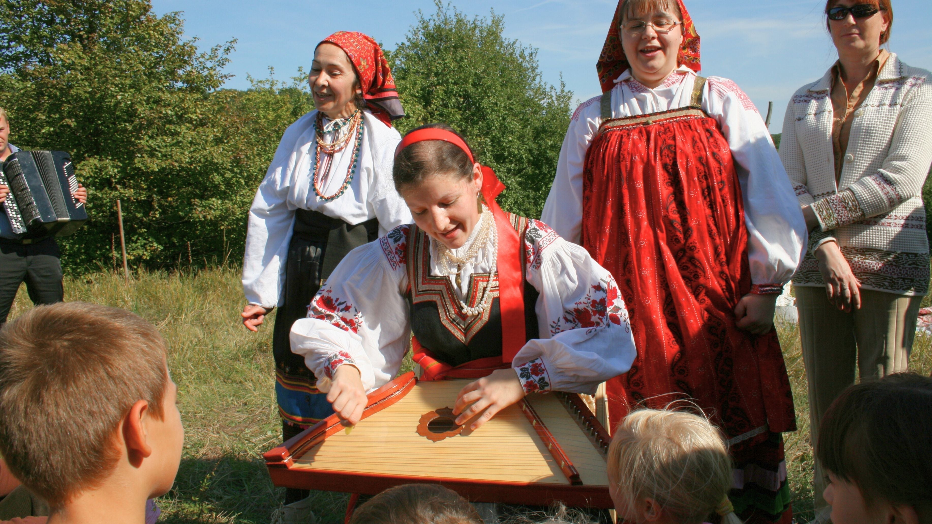 Native Russian Instruments Traditional Russian Instruments: The Enchanting Sounds of the Balalaik ...