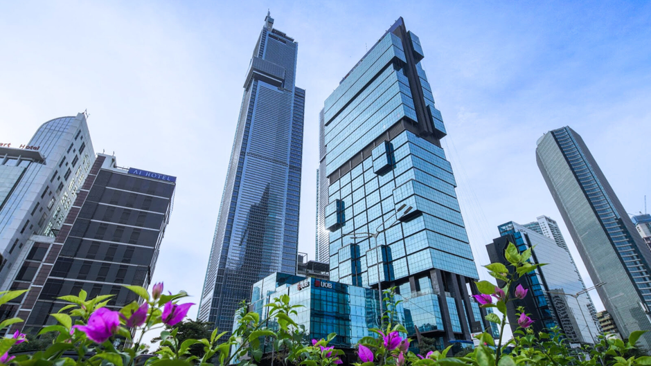 Menyapa Langit Jakarta: Pengalaman Nongkrong Berbeda di UP at Thamrin Nine