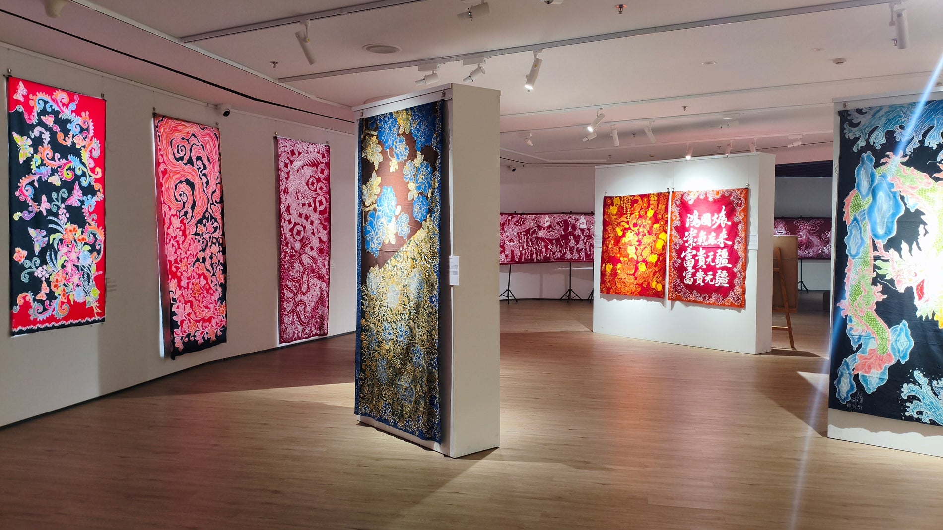 Weekend Penuh Inspirasi: Rekomendasi Pameran Seni yang Wajib Kamu Kunjungi