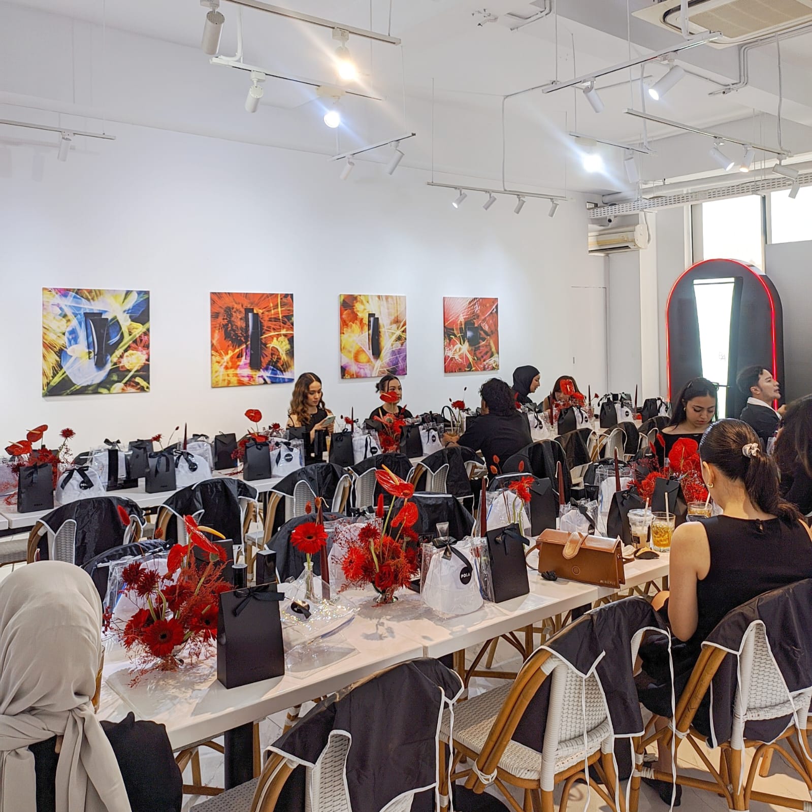 DECORATED/ BRANDING SPACE